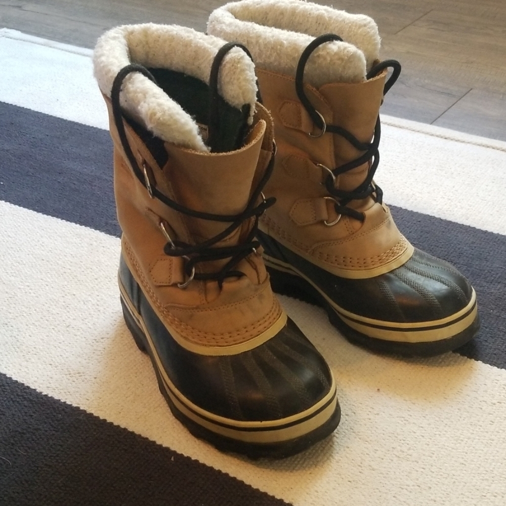 Youth sorel snow boots